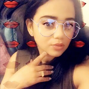 Meet your Posher, Vanessa